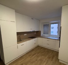 Nová kuchyně na rodinné skupině.